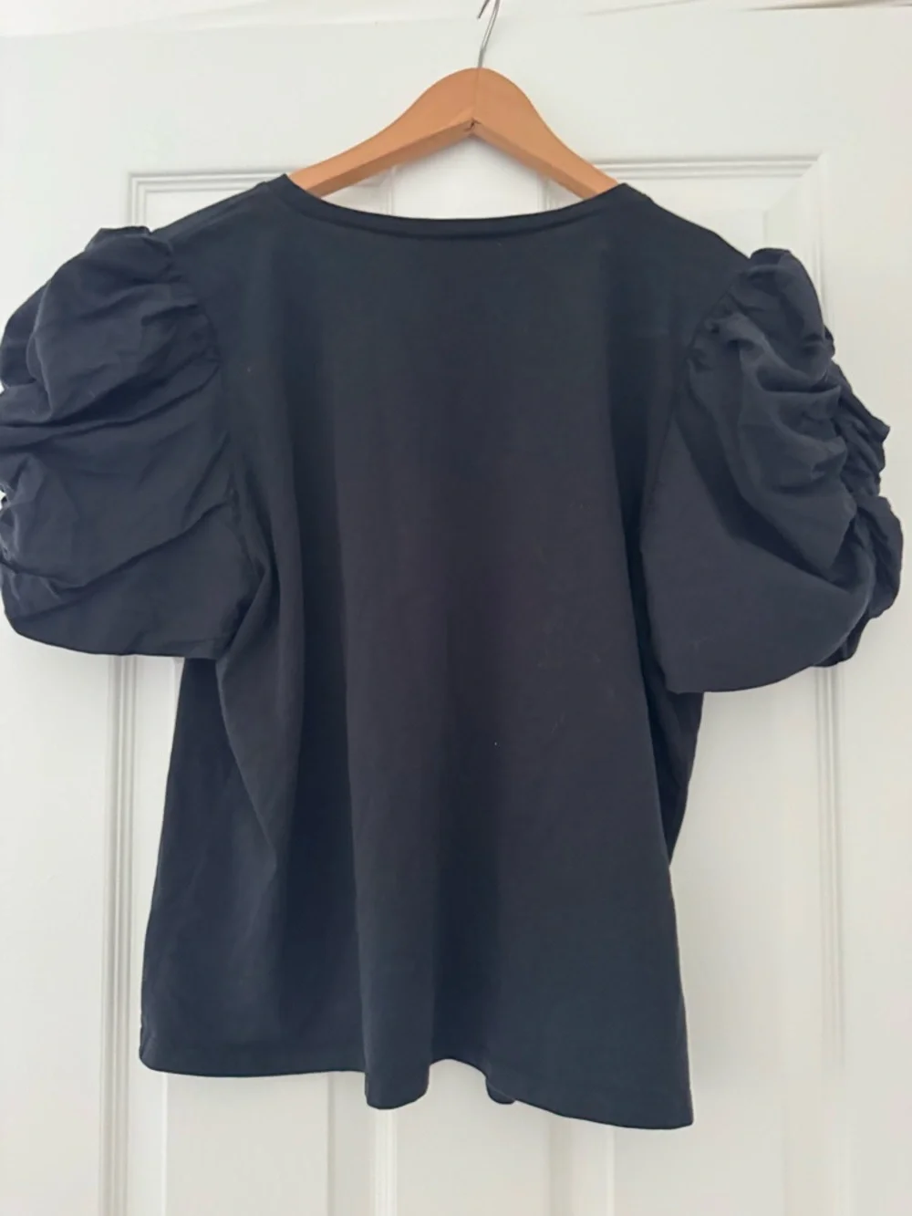 Zara Black Puff Sleeve Tee - Picture 2 of 3